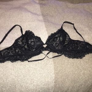 🧚🏻‍♀️SUPER SALE🧚🏻‍♀️BNWOT Lace Black Bra